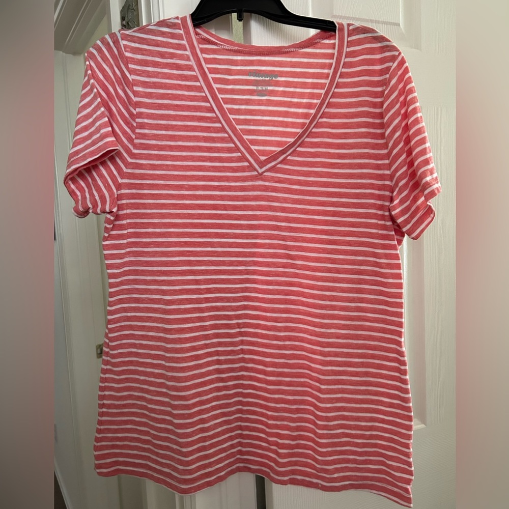Old navy tee